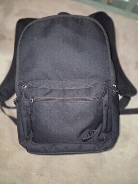 campus mini 18l backpack Dakine The main compartment includes Leather Backpacks Backpack Bag Rank AB (Excellent) Size:5/0 - 3/16oz
